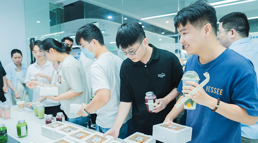 同心筑梦 粽香传情——918博天娱乐储能入职周年庆典暨端午活动圆满举行