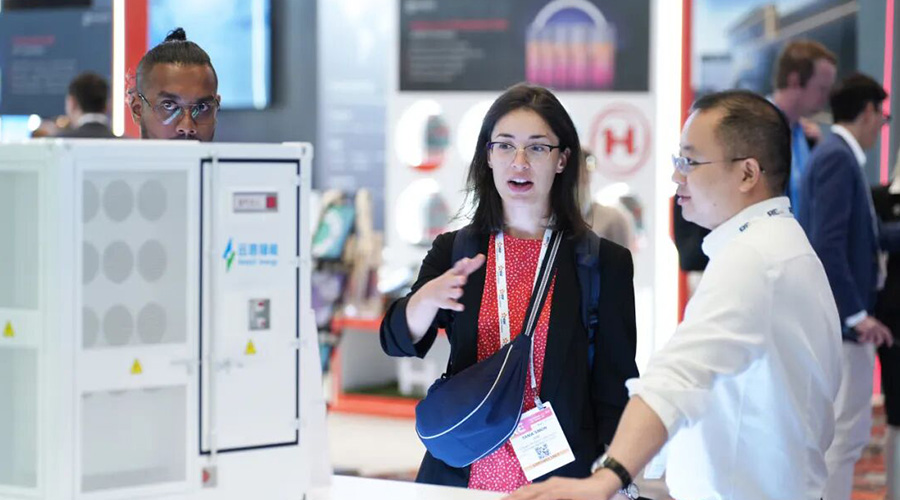 RE 2025｜918博天娱乐发布构网型 浸没式液冷解决方案，为客户打造优质储能资产