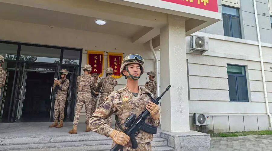 一身荣光、载誉归来！918博天娱乐储能热烈欢迎受阅预备役方队于凡同志归队